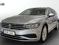 Silver (pyrit silver metallic) Begagnad 2021 VW Passat Kombi | 229 900 kr (Marknadspris)