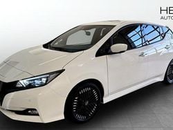 Vit (white) Begagnad 2023 Nissan Leaf N-Connecta Halvkombi | 210 000 kr (Marknadspris)