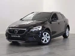 Svart Begagnad 2019 Volvo V40 CC Momentum Kombi | 198 000 kr (Marknadspris)