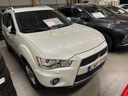 Vit Begagnad 2010 Mitsubishi Outlander SUV | 99 900 kr (Marknadspris)