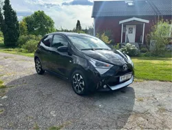 Svart Begagnad 2018 Toyota Aygo X-play Halvkombi | 85 000 kr (Bra pris)