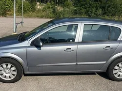 Grå Begagnad 2004 Opel Astra Enjoy Halvkombi | 26 000 kr (Marknadspris)