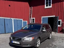Grå Begagnad 2010 Volvo V70 Momentum Kombi | 67 000 kr (Bra pris)