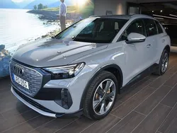 Grå (kiselgrå) Begagnad 2022 Audi Q4 e-tron Advanced SUV | 399 000 kr