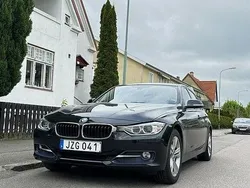 Svart Begagnad 2015 BMW 318 Performance Sedan | 150 000 kr (Marknadspris)