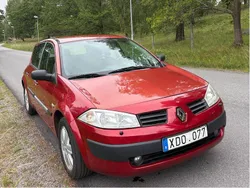 Röd Begagnad 2006 Renault Mégane II Halvkombi | 19 000 kr (Marknadspris)