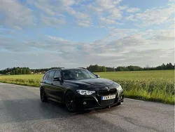 Svart Begagnad 2018 BMW 330 M Sport Kombi | 250 000 kr (Marknadspris)