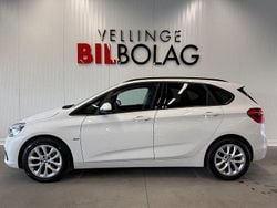 Vit Begagnad 2016 BMW 218 Active Tourer Sport Line Minibuss | 179 500 kr (Lite dyr)