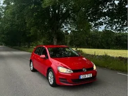 Röd Begagnad 2015 VW Golf VII Halvkombi | 104 900 kr (Bra pris)