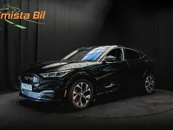 Svart Begagnad 2021 Ford Mustang Mach-E SUV | 364 900 kr (Bra pris)