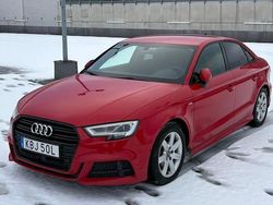 Tangoröd metallic Begagnad 2019 Audi A3 S-Line Sedan | 239 000 kr (Lite dyr)