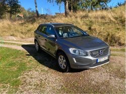 Grå Begagnad 2017 Volvo XC60 Standard SUV | 205 000 kr (Superpris)