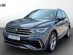 Grå (dolphin grey) Begagnad 2022 VW Tiguan R-line SUV | 359 900 kr (Marknadspris)