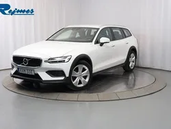 Vit Begagnad 2019 Volvo V60 CC SE Kombi | 259 800 kr (Marknadspris)