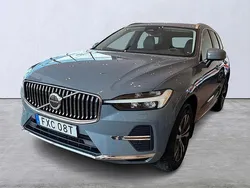 Grå Begagnad 2023 Volvo XC60 Core SUV | 459 900 kr (Marknadspris)