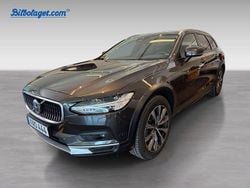 Grå Begagnad 2024 Volvo V90 CC Plus Kombi | 469 800 kr (Marknadspris)
