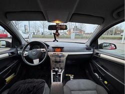 Röd Begagnad 2007 Opel Astra Halvkombi | 16 999 kr (Marknadspris)