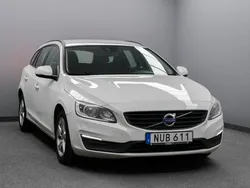 Vit Begagnad 2016 Volvo V60 Kombi | 124 900 kr (Marknadspris)