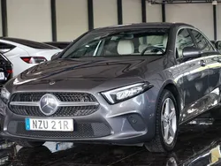 Mörkgrå (grå) Begagnad 2021 Mercedes A250 Sedan | 269 500 kr (Marknadspris)