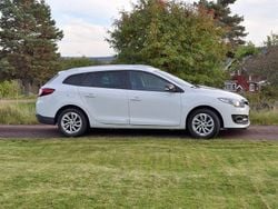 Vit Begagnad 2015 Renault Mégane GrandTour LIMITED Kombi | 99 000 kr