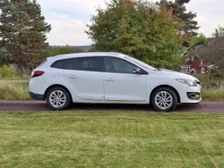 Vit Begagnad 2015 Renault Mégane GrandTour LIMITED Kombi | 99 000 kr