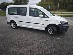 Vit Begagnad 2019 VW Caddy Maxi Life Life Minibuss | 205 000 kr (Marknadspris)