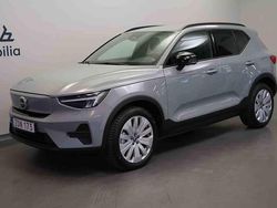 Grå Begagnad 2025 Volvo EX40 Single Motor Extended Range SUV | 449 500 kr