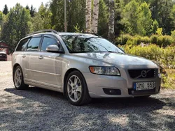 Vit Begagnad 2011 Volvo V50 Momentum Kombi | 34 000 kr (Marknadspris)