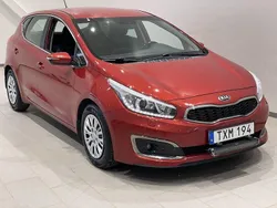 Röd Begagnad 2016 Kia Ceed Halvkombi | 99 900 kr (Marknadspris)