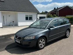 Grå Begagnad 2009 Volvo V50 Kombi | 36 500 kr (Marknadspris)
