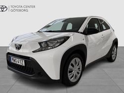 Vit Begagnad 2022 Toyota Aygo X Play SUV | 159 900 kr (Marknadspris)
