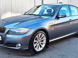Grå Begagnad 2009 BMW 320 Comfort Edition Sedan | 59 900 kr (Marknadspris)