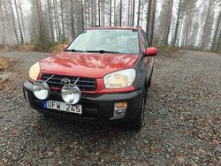 Röd Begagnad 2003 Toyota RAV4 SUV | 27 000 kr