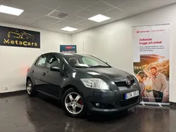 Mörkgrön (grön) Begagnad 2008 Toyota Auris Halvkombi | 39 900 kr (Marknadspris)