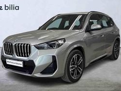 Grå Begagnad 2025 BMW X1 Comfort Edition SUV | 469 900 kr (Marknadspris)