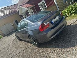 Grå Begagnad 2007 BMW 320 Sedan | 55 000 kr