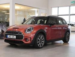 Röd (indian red metallic) Begagnad 2022 Mini Cooper Clubman Kombi | 299 500 kr (Marknadspris)