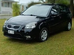 Svart Begagnad 2011 Kia Rio Halvkombi | 33 000 kr