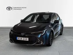 Mörkgrå Begagnad 2024 Toyota Corolla Style Halvkombi | 289 900 kr (Marknadspris)