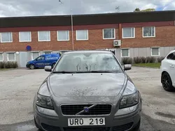 Grå Begagnad 2004 Volvo S40 Sedan | 18 500 kr (Bra pris)