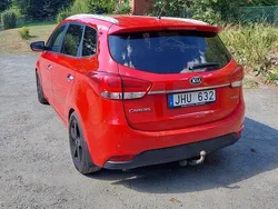 Röd Begagnad 2014 Kia Carens Minibuss | 65 000 kr (Marknadspris)