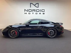 Svart Begagnad 2025 Porsche 911 Carrera 4 GTS Sportkupé | 2 399 000 kr