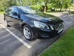 Svart Begagnad 2011 Volvo V60 Kinetic Kombi | 79 900 kr (Bra pris)