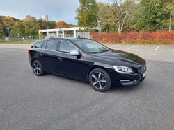 Svart Begagnad 2016 Volvo V60 Kombi | 94 000 kr (Marknadspris)
