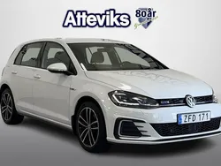 Vit Begagnad 2018 VW Golf VII GTE Halvkombi | 178 900 kr (Marknadspris)