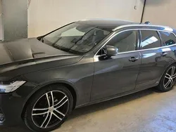Grå Begagnad 2020 Volvo V90 Momentum Kombi | 212 000 kr (Marknadspris)