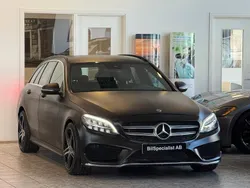 Svart Begagnad 2018 Mercedes C300 AMG Kombi | 269 999 kr