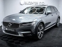 Grå Begagnad 2019 Volvo V90 CC Pro Kombi | 399 900 kr (Marknadspris)