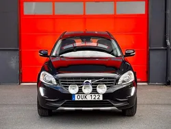Svart Begagnad 2015 Volvo XC60 Momentum SUV | 99 900 kr (Bra pris)