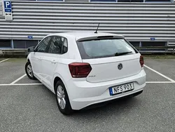 Vit Begagnad 2018 VW Polo Halvkombi | 136 990 kr (Marknadspris)